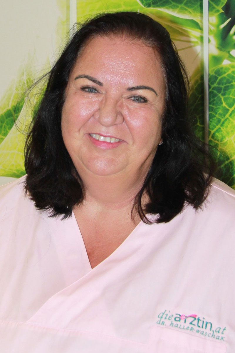 Fachärztin für Zahn-, Mund- und Kieferheilkunde (Inhaberin) Dr. Cora Haller-Waschak